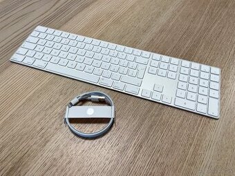 Apple Magic Keyboard (SK, NumPad, Lightning)