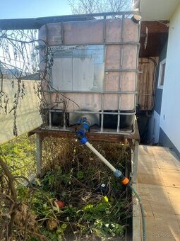 IBC 1000 L s podstavcom