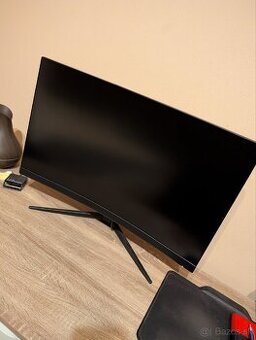 27" MSI G27CQ4 E2 – 1440p, 165Hz, zakrivený