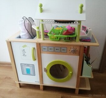 Drevená kuchynka + stolík so stoličkou