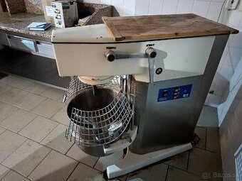 Predám profesionálny kuchynský robot ALBA RE22