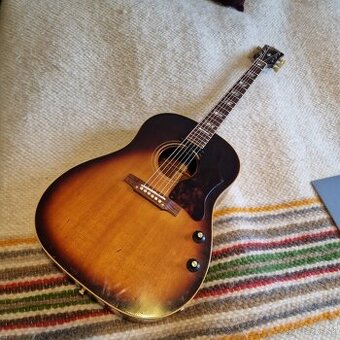 Predám Gibson J-160E rok 1968 s originál P90 (BEATLES)