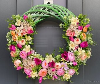 Jarný veniec “L” na zelenom prutenom základe dekorácia 40cm