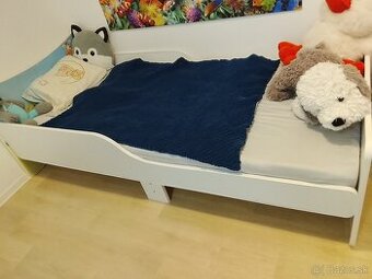 Detská posteľ a stolik
