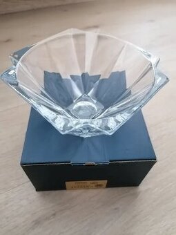 krištáľova misa Bohemia Crystal Metropolitan.