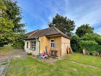 Dve drobné stavby v obci Modrovka, slnečný pozemok 681m2, kú