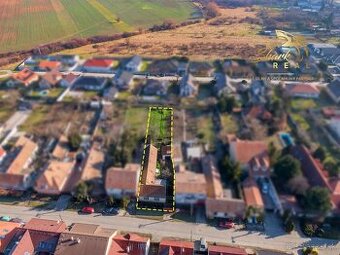 Pozemok 1009 m2 s pôvodným domom_Predaj_Absolútne tichá uli