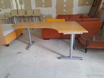 rohovy pisaci stol