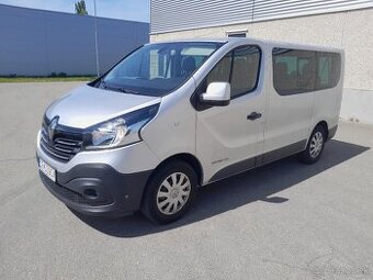Renault Trafic minibus