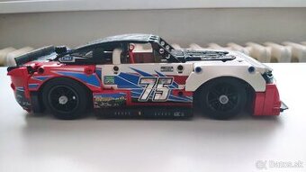 Lego Technic NASCAR Chevrolet Camaro - 1