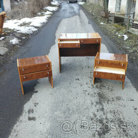 RETRO.STAROZITNY NOCNY STOLIK,TOALETNY STOLIK