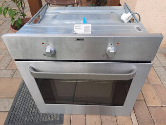 Ponukam zanussi vstavanu elektricku ruru.