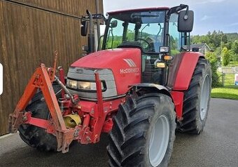 Traktor MCCORMICK