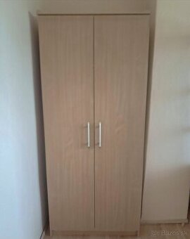 Skriňa ,komoda, nočné stolíky všetko za 50 eur