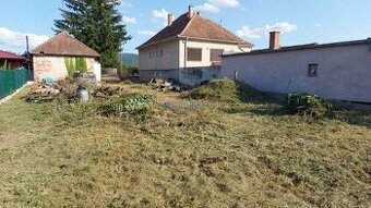 MAXFIN REAL -PREDAJ- Stavebný pozemok so stromami, len 10 mi