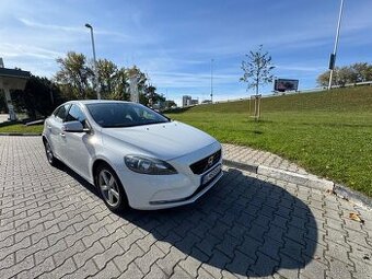 VOLVO V40 D2 EDITION PLUS 1.6 D /TOP STAV, 96 000 km