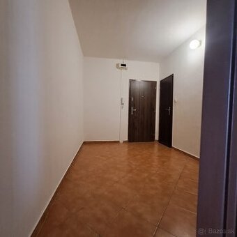 Prenajom 3,5izbovy byt Zlaté Moravce REZERVOVANÉ