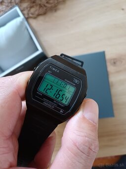 Timex T80 - 1