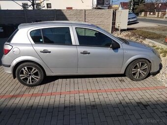 Predam opel astra 1.4 benzin