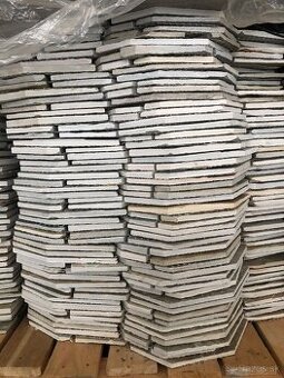 Predám kamenný obklad sivý na sieťke - cca 70m2