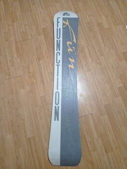 Predám snowboardovu dosku