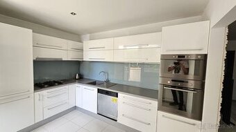 VIVAREAL  VEĽKÝ 3 izb. byt, kompletná rekonštrukcia, lógia,