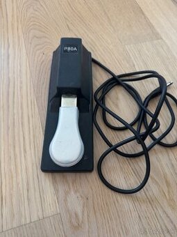 Sustain pedál ku klaviru z Muzikeru P80A