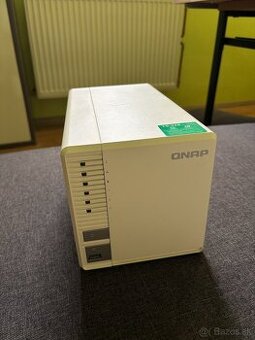 Predám NAS QNAP TS-328 + 3x SSD disky + redukcie
