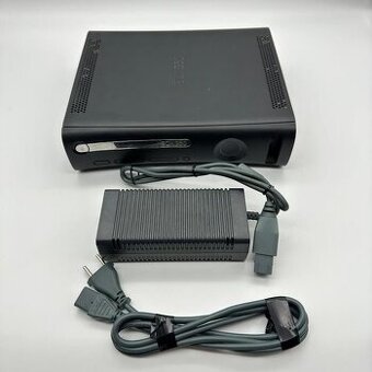 XBOX 360 fat 20GB +2 gamepady+ plno hier