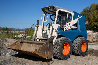 Šmykom riadený nakladač Novotny B 961+ príslušenstvo