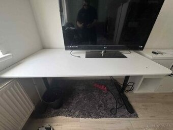 Ikea písací stôl BEKANT
