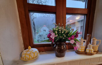 RODINNÝ a HOSŤOVSKÝ DOM,STODOLA a POZEMOK 2924m2 HRÁDOK-NMNV