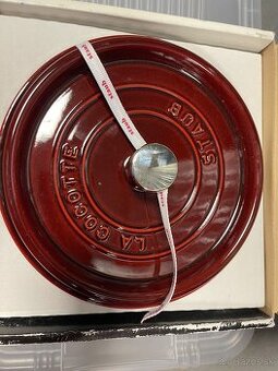 liatinový hrniec Staub, Nový