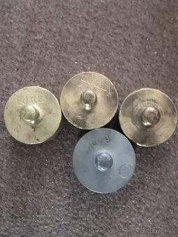 Závažie na kuchynsku váhu.