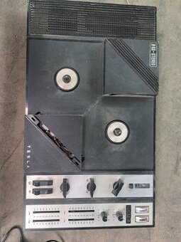 Kotucovy magnetofon Tesla B93, B73 a B400