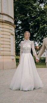 Svadobné šaty 🌸 s dlhou vlečkou