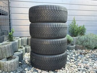 235/45 R18