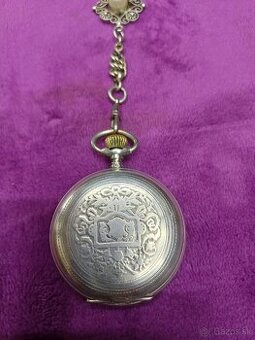 Predám strieborne hodinky