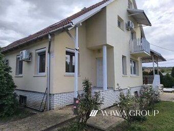 Na predaj priestranný rodinný dom v Ostrihome