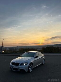 E90 330i