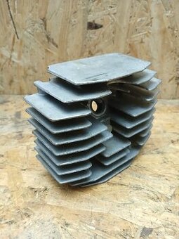 Babetta 210 hlava valca