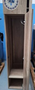 vysoké skrinky + skrinka na vino