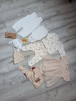 Darujem oblečenie pre dievčatko