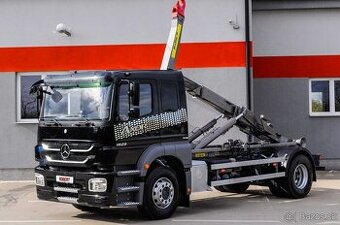 Mercedes-Benz AXOR 1829 BlueTec5 – hákový nosič kontajnerov