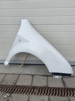 Predný blatník Škoda Fabia 1 biela 1026