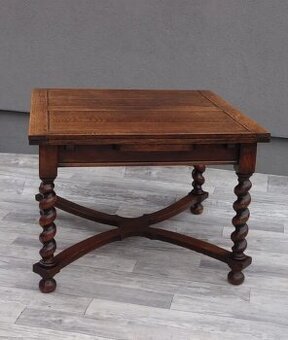 Stôl starožitný rozkladací dubový.