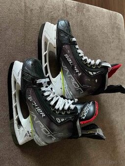 Korčule BAUER Hyperlite