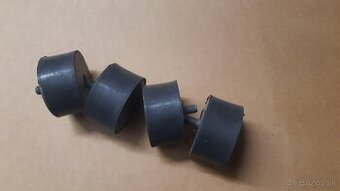 nové silentbloky motora škoda 1000 100 110 120