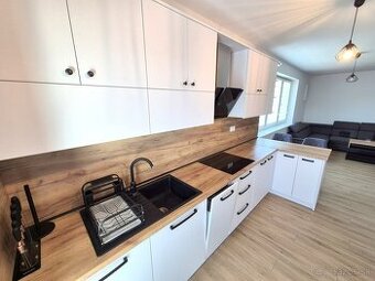 3-izbový byt s balkónom / 71 m2 / - Predmier