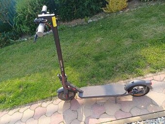 Predám el. kolobežku Xiaomi Scooter 4 EU
